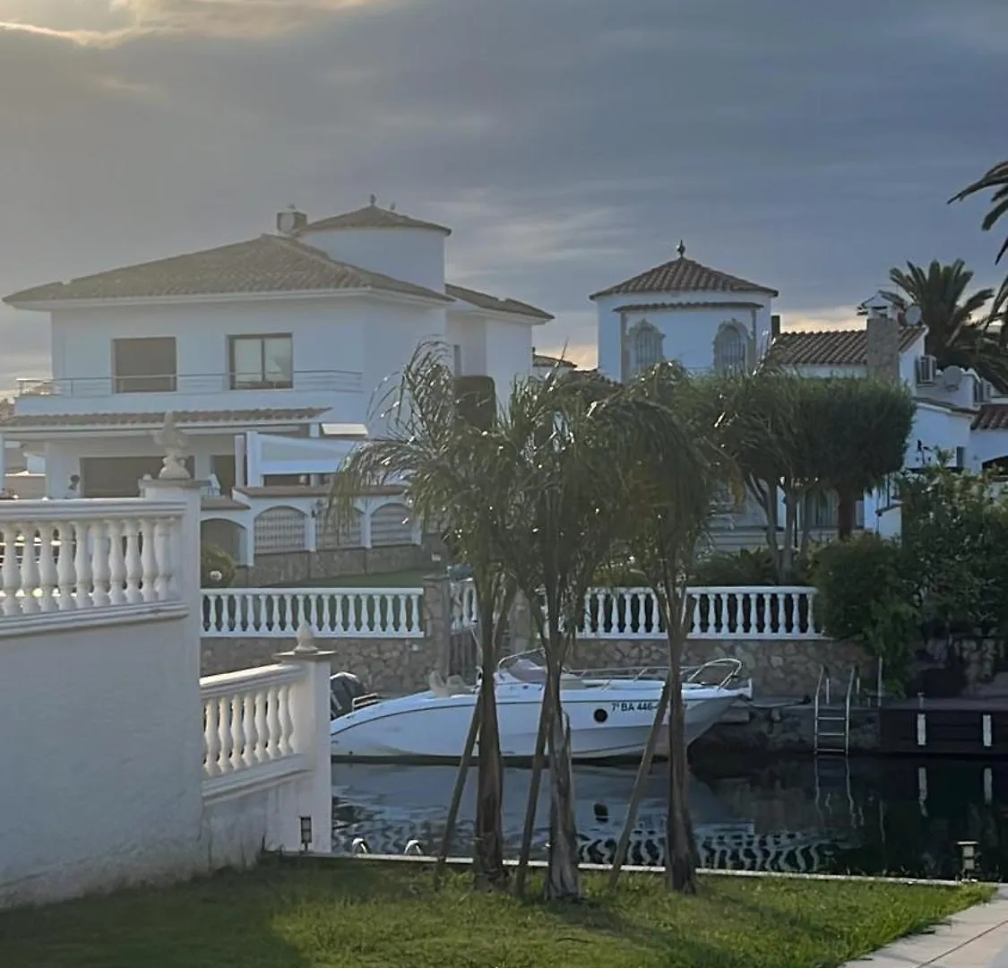 Villa 'Casa Empuria' Aan Kanaal Met Zwembad En Aanlegsteiger Ampuriabrava